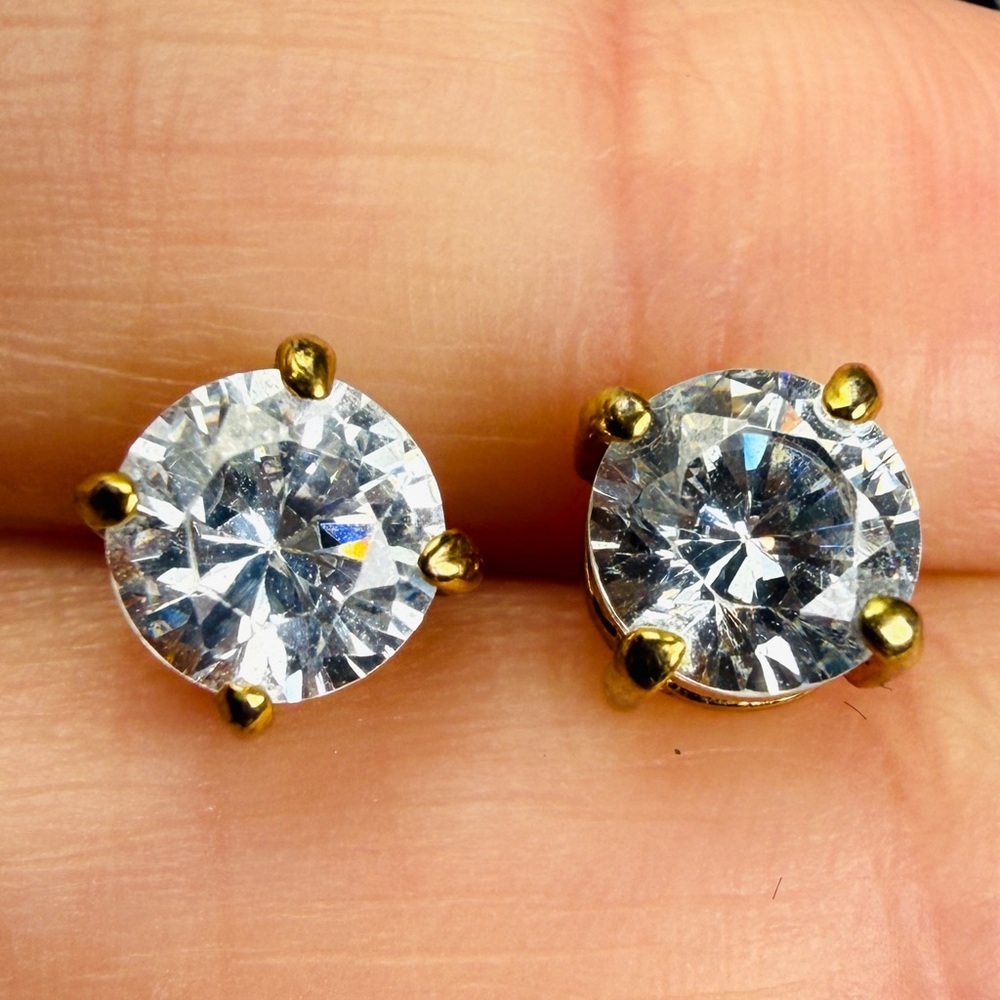 Vintage, aged goldtone, clear, solitaire bling pierced earrings - Picture 4 of 4